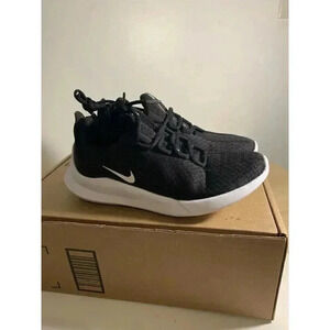937. NEW! Nike-Black/White-US 6 Mens